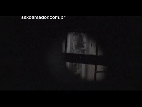 ❤️ Blondie hè videoregistrata in segretu da un voyeur di u quartieru nascostu daretu à i mattoni cavi Sessu à co.mailkassa.ru ️❤