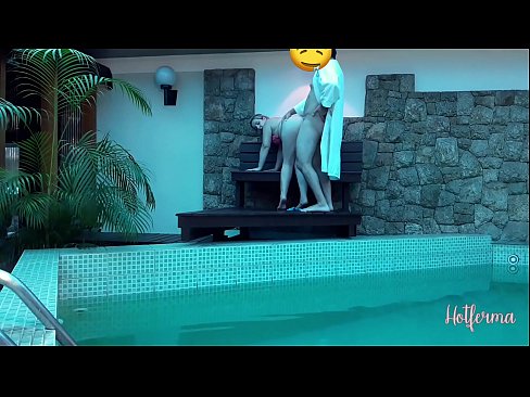 ❤️ Boss invita a cameriera à a piscina, ma ùn pudia resiste à un caldu Sessu à co.mailkassa.ru ️❤